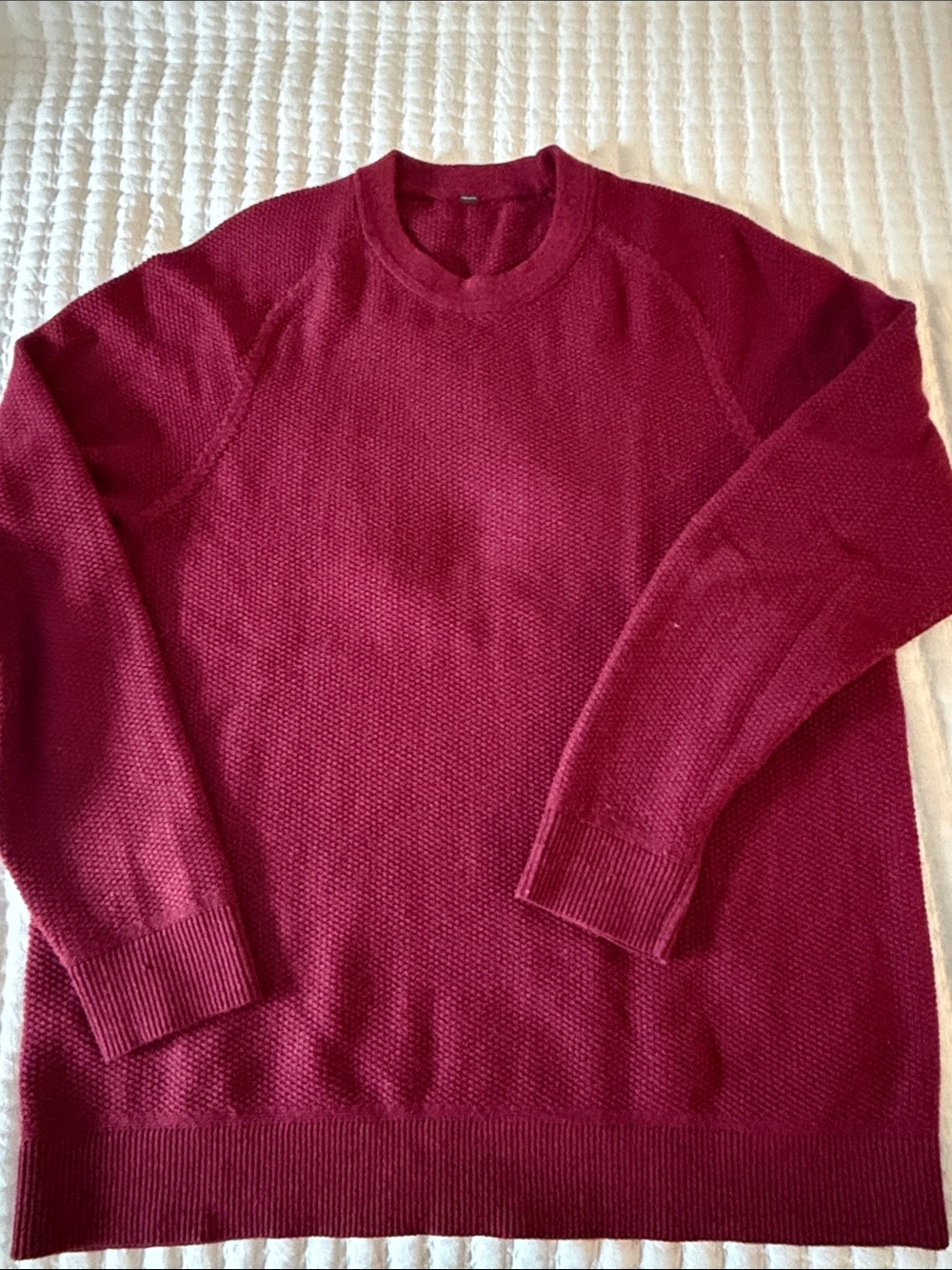 Lululemon Men’s textured knit Sweater in Burgundy - sz Large